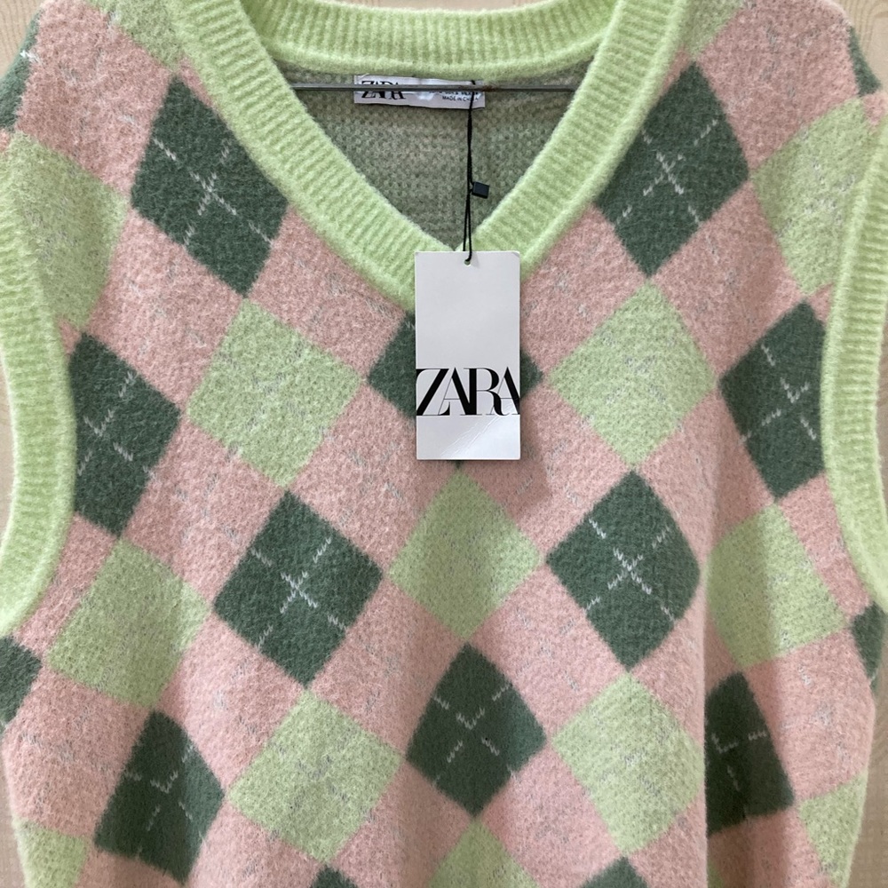 ZARA Sweater Vest - Picture 2 of 8